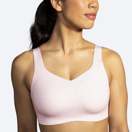 Brooks Running SA on X: Support that Moves with You! 🏃♀️✨ Elevate your run  with our specially crafted run bras. Designed for comfort, engineered for  performance. Get yours now:    /