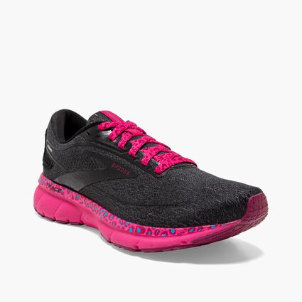 Mudguard and Toe view of Brooks Trace 2 for women