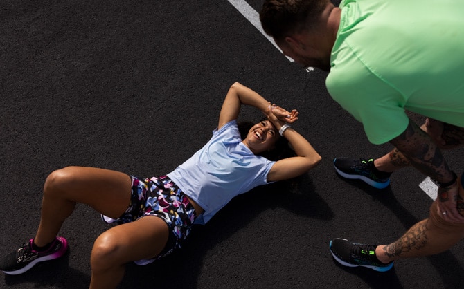 Deux runners qui se reposent