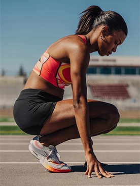 Halbnahaufnahme einer Brooks-Sportlerin 