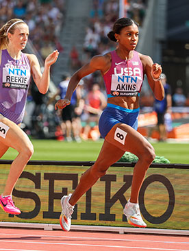 Nia Akins in a race